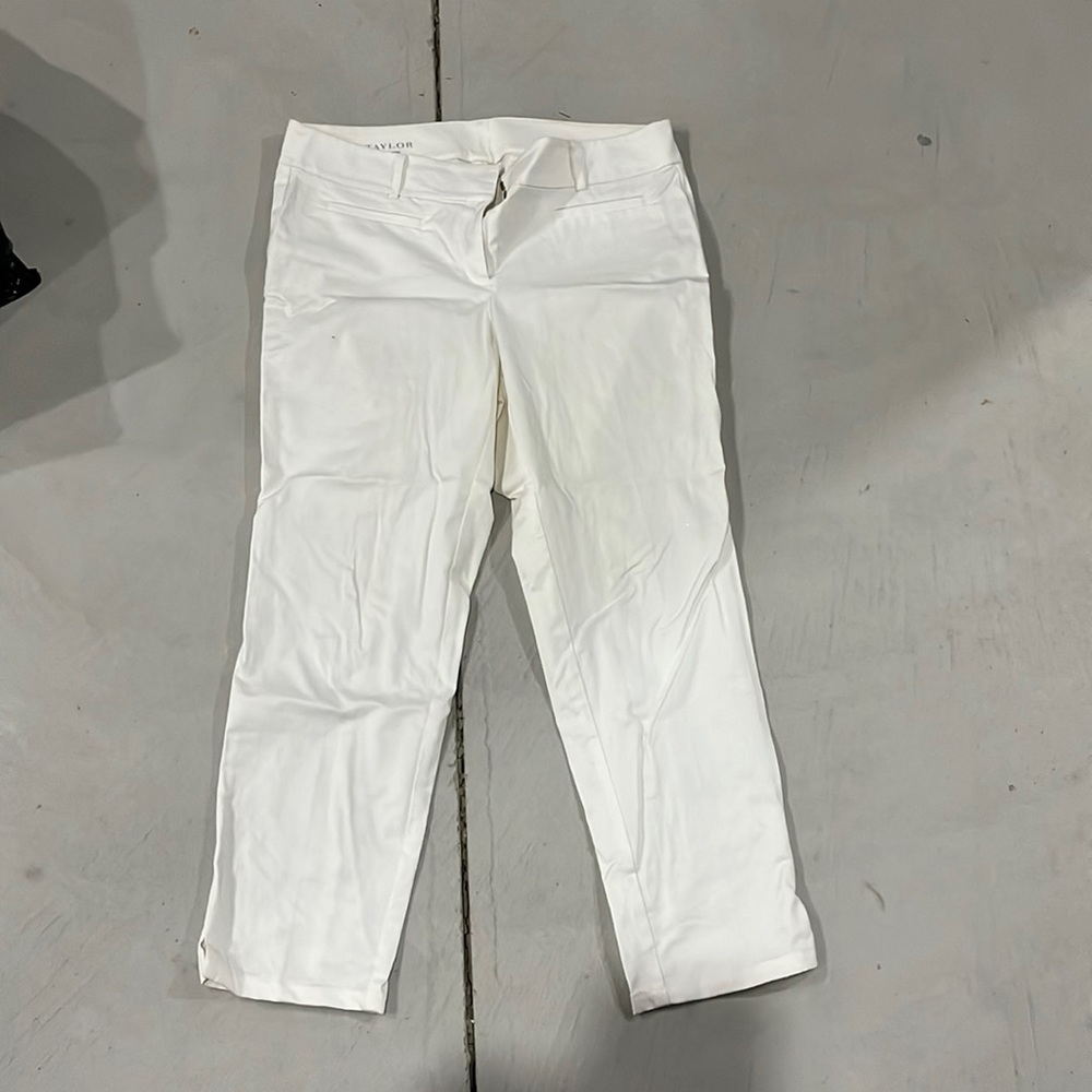 Ann Taylor White Cambridge crop